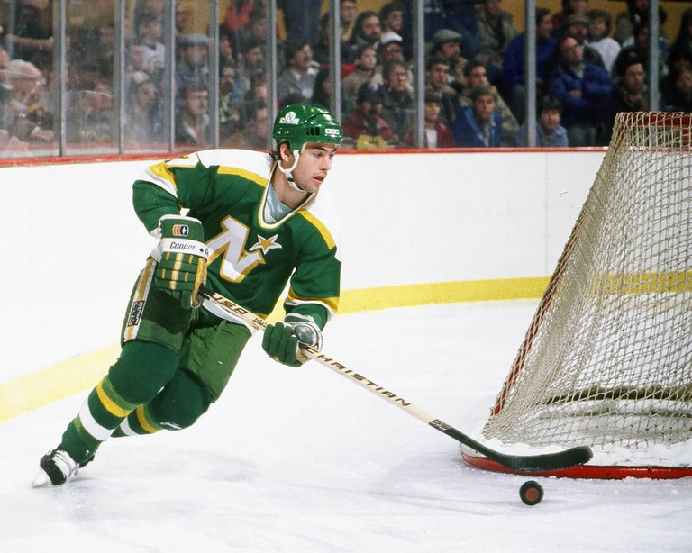 Minnesota North Stars v Boston Bruins